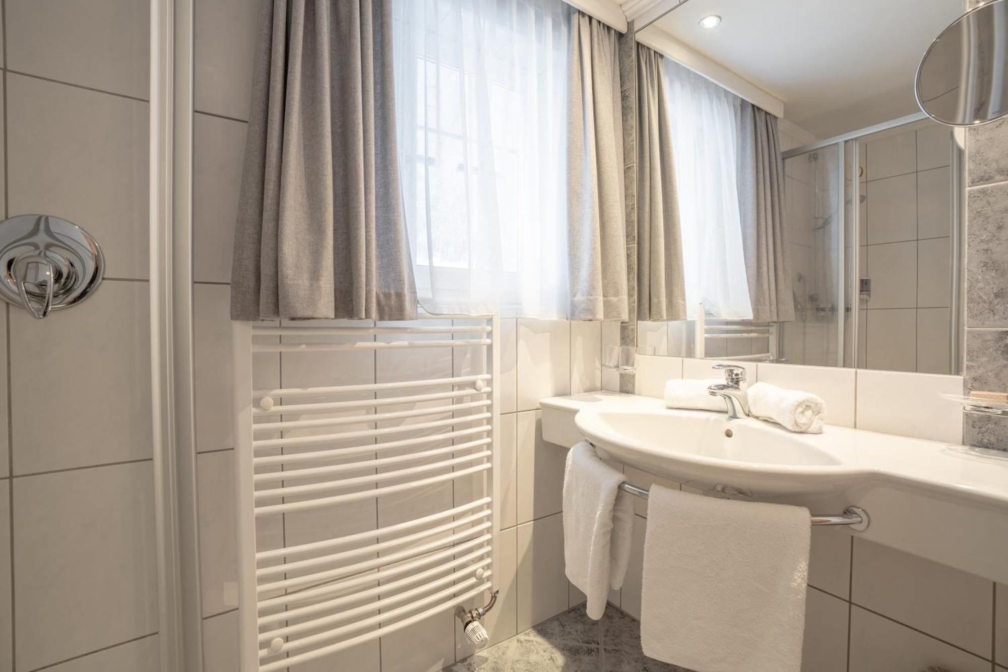 Bed and Breakfast Petit Madlein Ишгль Экстерьер фото