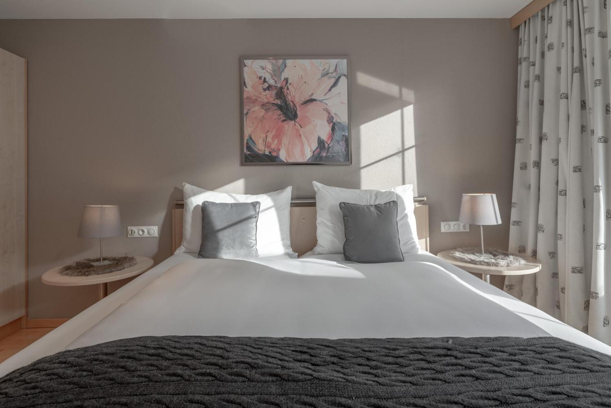 Bed and Breakfast Petit Madlein Ишгль Экстерьер фото