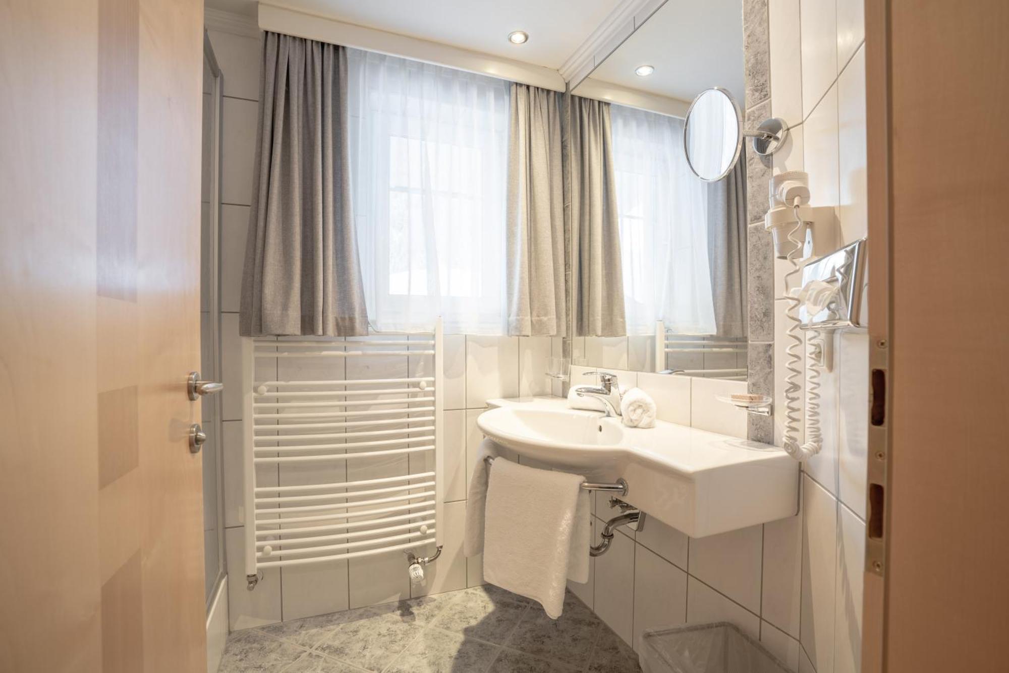 Bed and Breakfast Petit Madlein Ишгль Экстерьер фото