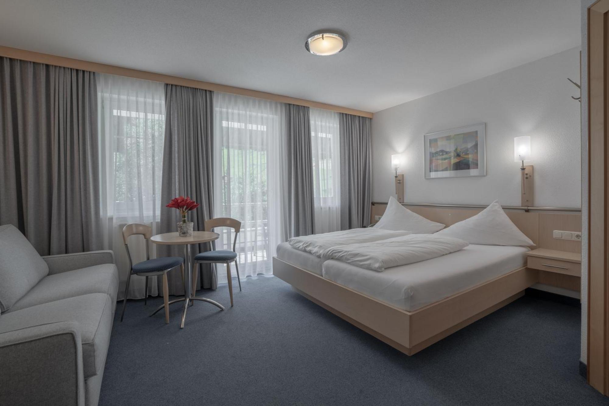 Bed and Breakfast Petit Madlein Ишгль Экстерьер фото