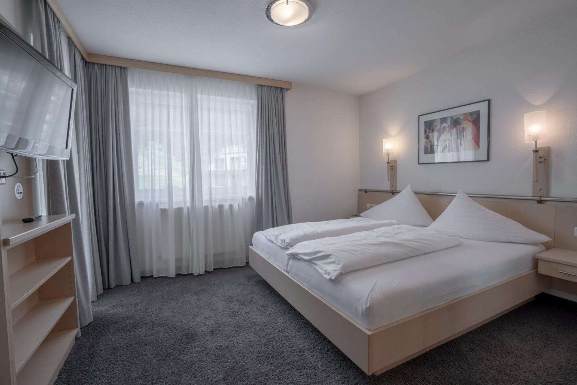 Bed and Breakfast Petit Madlein Ишгль Экстерьер фото