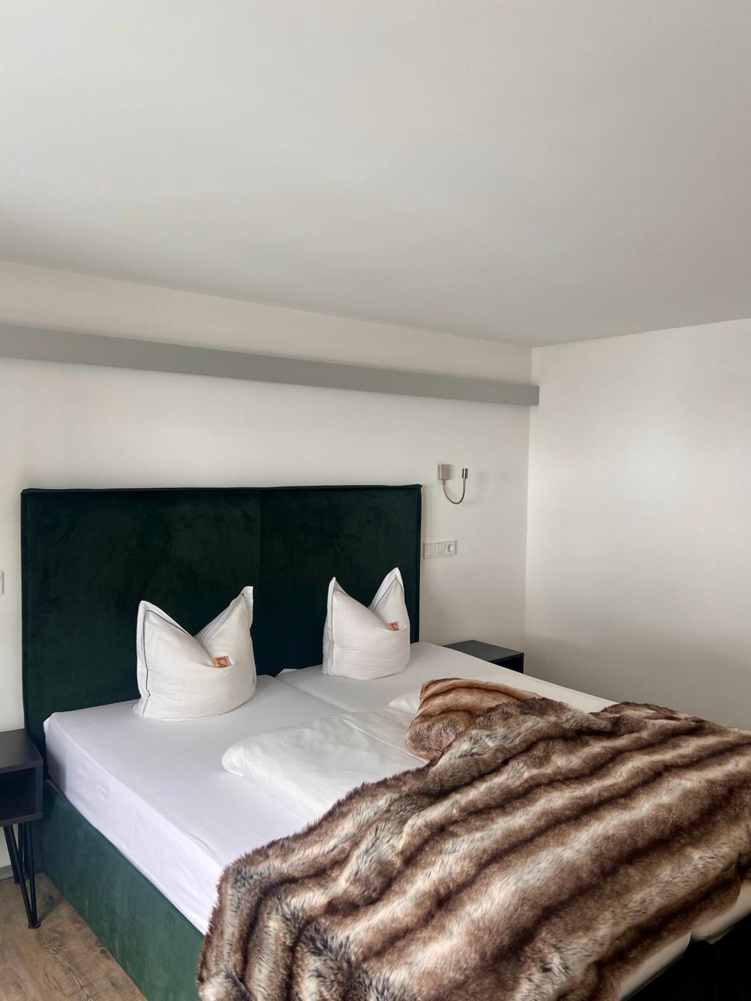 Bed and Breakfast Petit Madlein Ишгль Экстерьер фото