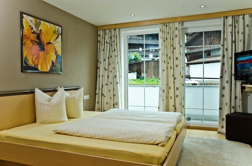 Bed and Breakfast Petit Madlein Ишгль Экстерьер фото